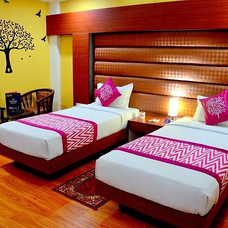 Geetika Galaxy Hotel Канпур Экстерьер фото